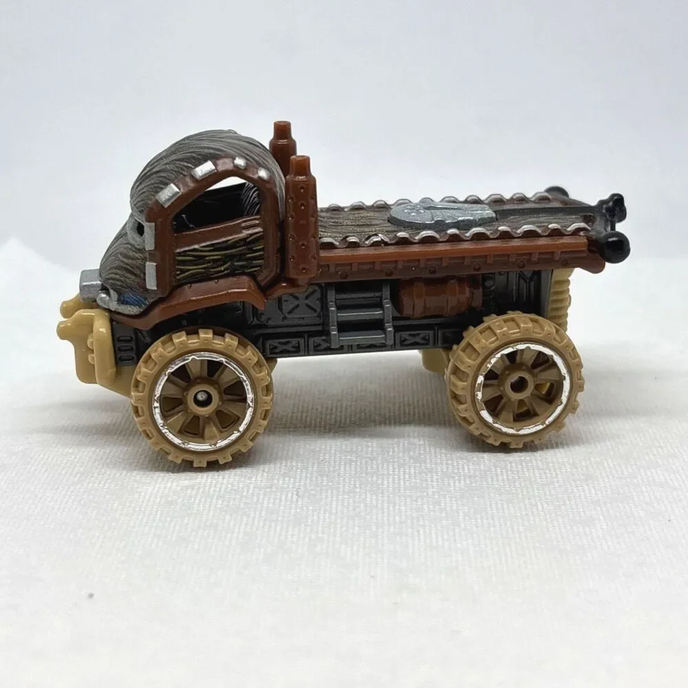 Hot Wheels Star Wars Chewbacca Truck 2014 CGW39 Chewy G50 Collectible Fan Gift - Picture 4 of 11